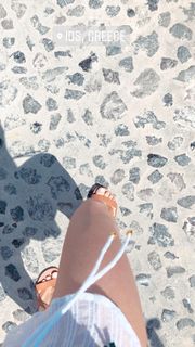 Marina Ruy Barbosa feet photo thumbnail