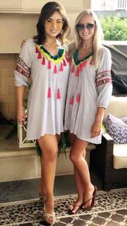 Lisa Robertson feet photo thumbnail