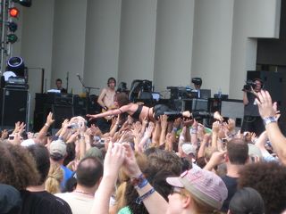 Juliette Lewis feet photo thumbnail