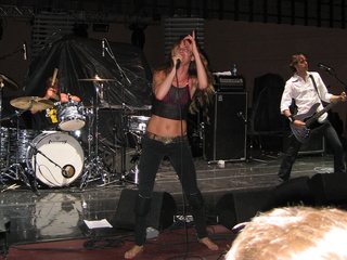 Juliette Lewis feet photo thumbnail