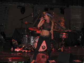 Juliette Lewis feet photo thumbnail