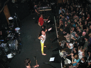 Juliette Lewis feet photo thumbnail