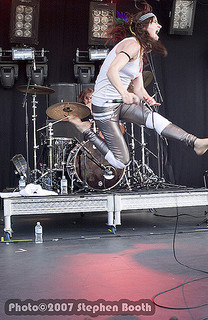 Juliette Lewis feet photo thumbnail