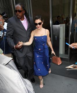 Alyssa Milano feet photo thumbnail