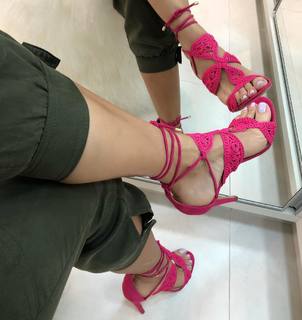 Cláudia Citroni feet photo thumbnail