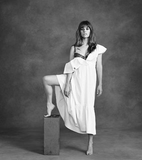 Alice Eve feet photo thumbnail