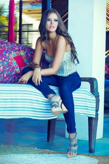 Vanessa Claudio feet photo thumbnail