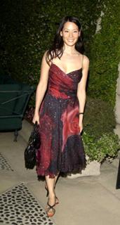 Lucy Liu feet photo thumbnail
