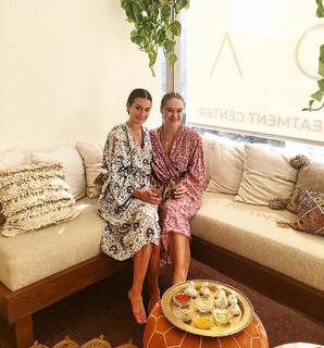 Lea Michele feet photo thumbnail