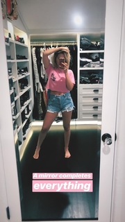 Ashley Tisdale feet photo thumbnail