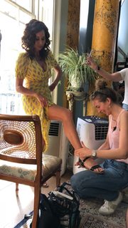 Minnie Driver feet photo thumbnail