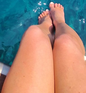 Marina Ruy Barbosa feet photo thumbnail