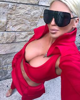 Jelena Karleusa feet photo thumbnail