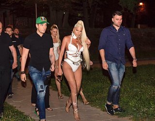 Jelena Karleusa feet photo thumbnail