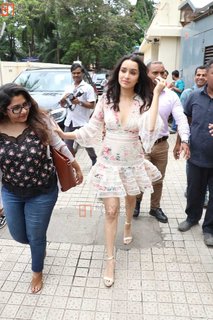 Shraddha Kapoor feet photo thumbnail
