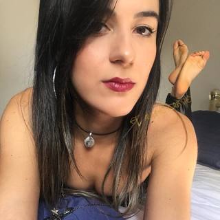 Alaine Crissiê feet photo thumbnail