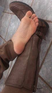 Alaine Crissiê feet photo thumbnail