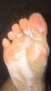 Alaine Crissiê feet photo thumbnail