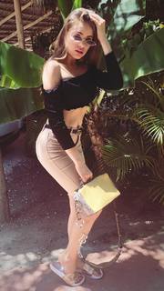 Xenia Tchoumitcheva feet photo thumbnail