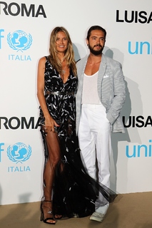 Heidi Klum feet photo thumbnail