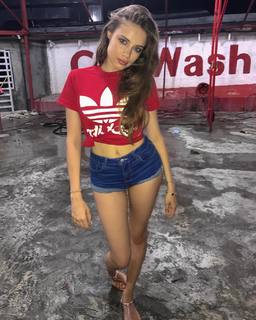 Xenia Tchoumitcheva feet photo thumbnail