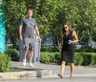 Jennifer Garner feet photo thumbnail