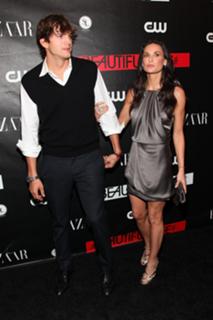 Demi Moore feet photo thumbnail