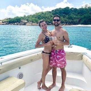 Katie Cassidy feet photo thumbnail