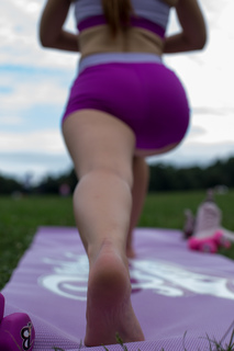 Rebecca Berardi feet photo thumbnail