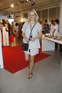 Nova Meierhenrich feet photo thumbnail
