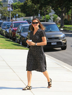 Jennifer Garner feet photo thumbnail