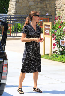 Jennifer Garner feet photo thumbnail