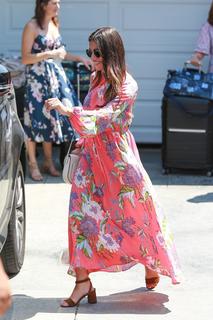 Lea Michele feet photo thumbnail