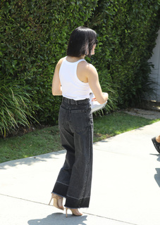 Lucy Hale feet photo thumbnail