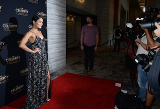 Vanessa Hudgens feet photo thumbnail