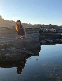 Anna Kendrick feet photo thumbnail