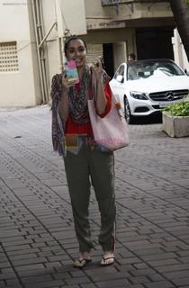 Shraddha Kapoor feet photo thumbnail