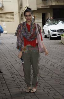 Shraddha Kapoor feet photo thumbnail