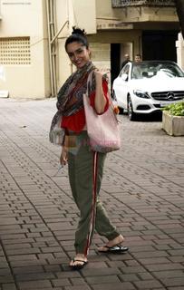 Shraddha Kapoor feet photo thumbnail