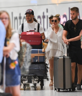 Perrie Edwards feet photo thumbnail