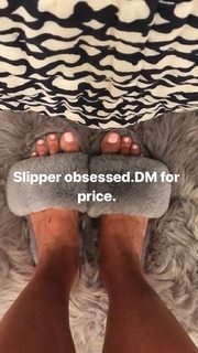 Kelly Bensimon feet photo thumbnail