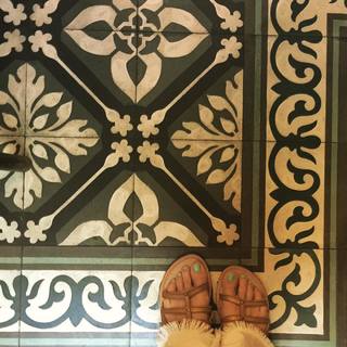 Maggie Grace feet photo thumbnail