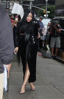 Nicki Minaj feet photo thumbnail