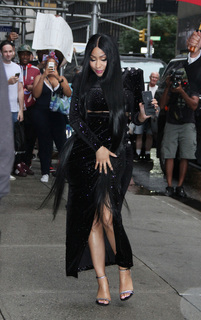 Nicki Minaj feet photo thumbnail