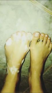 Alaine Crissiê feet photo thumbnail