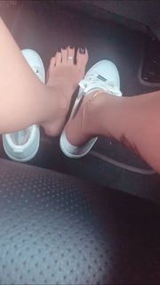 Alaine Crissiê feet photo thumbnail
