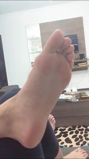 Alaine Crissiê feet photo thumbnail