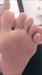 Alaine Crissiê feet photo thumbnail