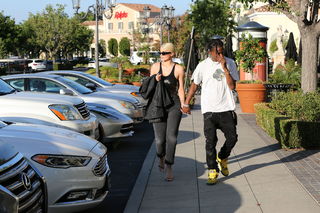 Kylie Jenner feet photo thumbnail