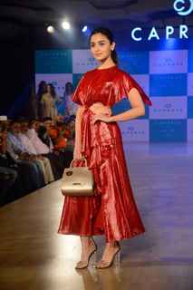 Alia Bhatt feet photo thumbnail
